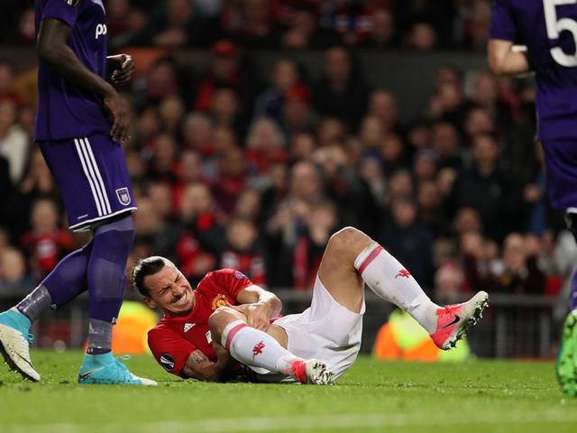 本轮英超，曼城2-1逆转击败卢顿结束4轮不胜，不过赛后的大部分焦点在瓜迪奥拉身上，他被拍到在半场结束时斥责第四官员没有多给时间，此后他又离开自己的区域庆祝进球。